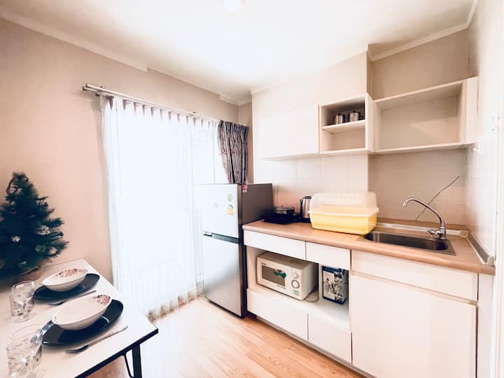 Workspace evidence from O2 Cozy 1 BR pool view LPN Mega bangna