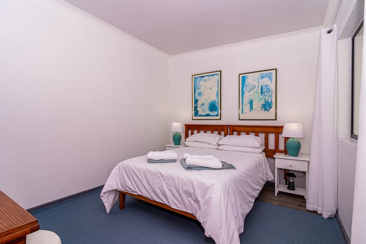 Bedroom #5:
 1 x Double Bed 
Outside Entrance 
Access to shared En-suite bathroom