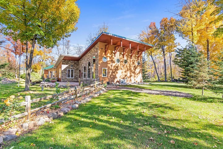 The Getaway Cabin,
Secluded +
Boat Launch Near!