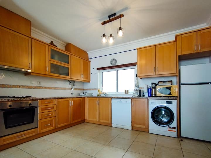 Large Apt With Ocean View Balcony & 2br With A/c - São Sebastião