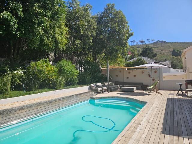 City home with a view gallery image 4