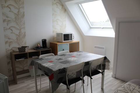 upstairs accommodation with 2 bedrooms
