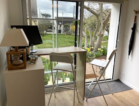 Peaceful garden view room - "La petite Picarde"