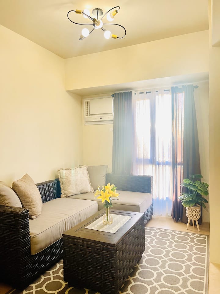 Sunset View 1-br Unit @ Centrio Tower Beside Ayala - Cagayán de Oro