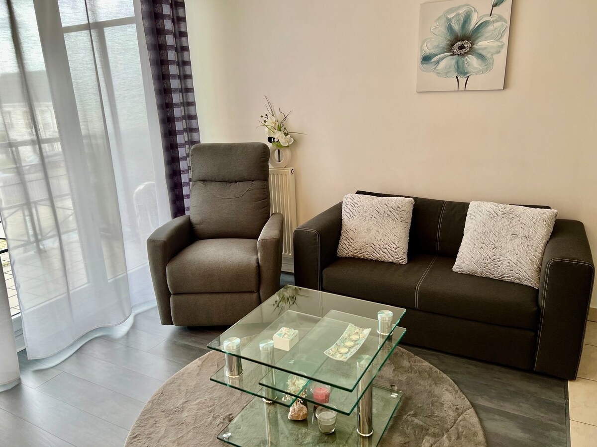 Successful Airbnb property: Quiet studio 15 min from Paris ideal Olympics in Sartrouville