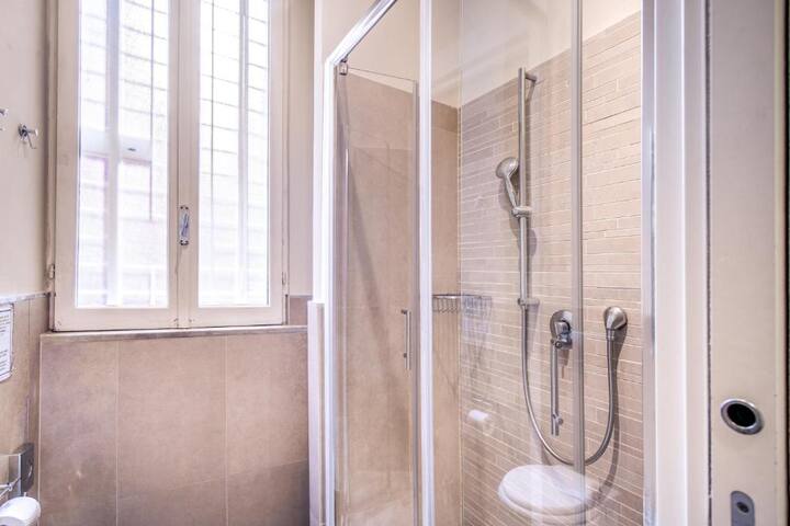 LeavingRoom | Spacious Haven 4BD gallery image 2