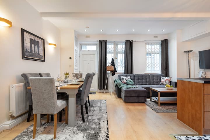 |Beautiful Triplex House In Very Centrally London| - Marylebone