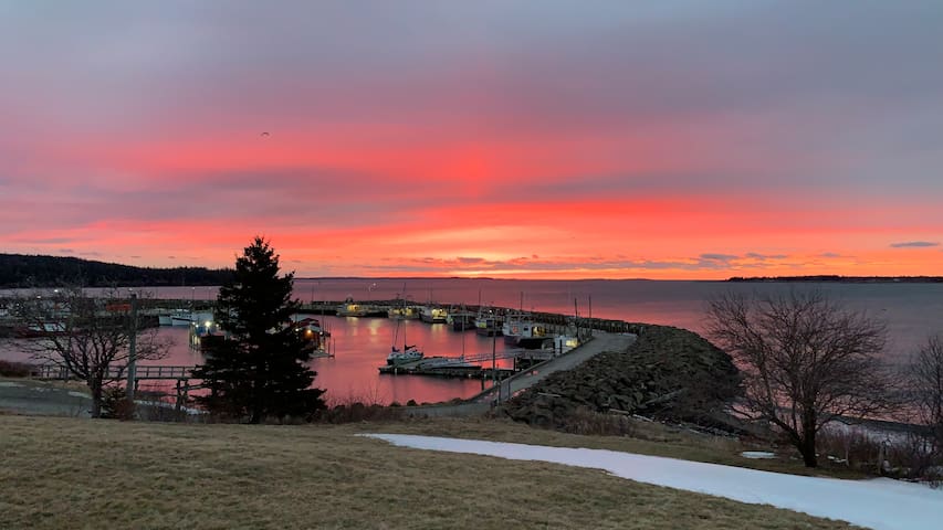 Waters Edge gallery image 2