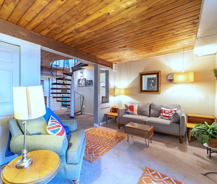 Mid-century Lake House In Finger Lakes Wine Region - 온타리오