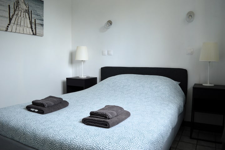 Ოთახი ორადგილიანი საწოლით