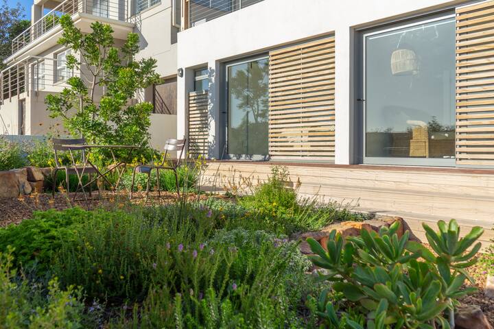 Scarborough Beach House * NEW * apartment