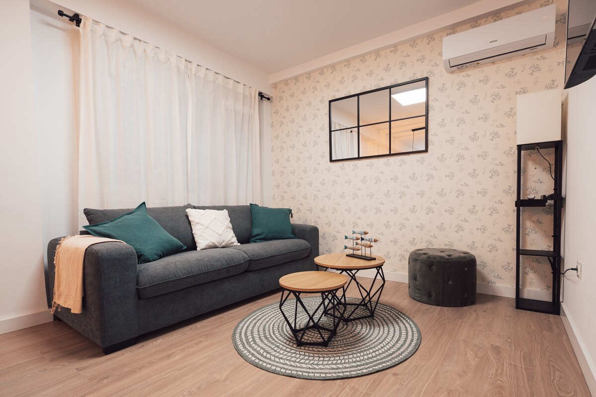 Successful Airbnb property: A central and quiet apartment in Soho