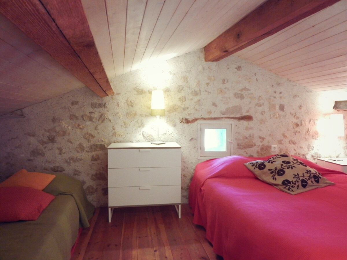 мецанин 1 кревет 160 и 1 кревет 90