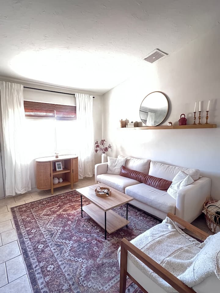 House W/pool 2 Bd Stylish & Comfortable. 1 Month + - Phoenix, AZ