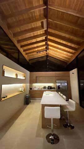 Modern home in heart of Tamarindo w/ pool
