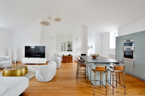 Cathedral Side Loft – 150 m2