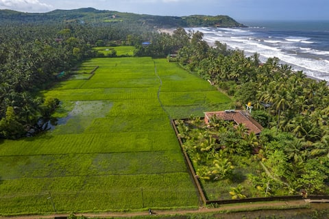 Rudraksh Retreat Gokarna - Non-AC King Bed Room
