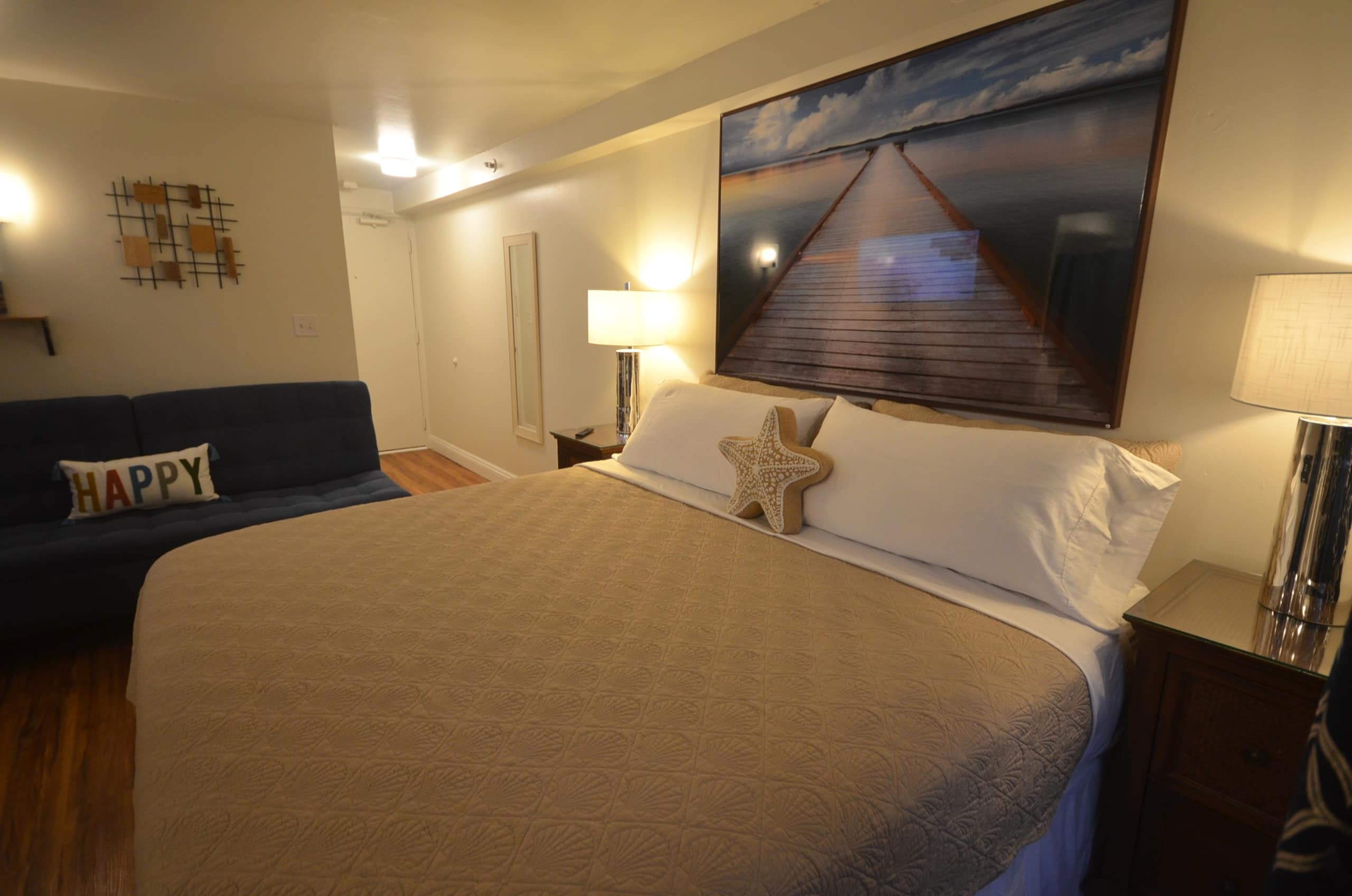 KV809 Renovated Studio w/King bed by Waikiki Beach - Image 2