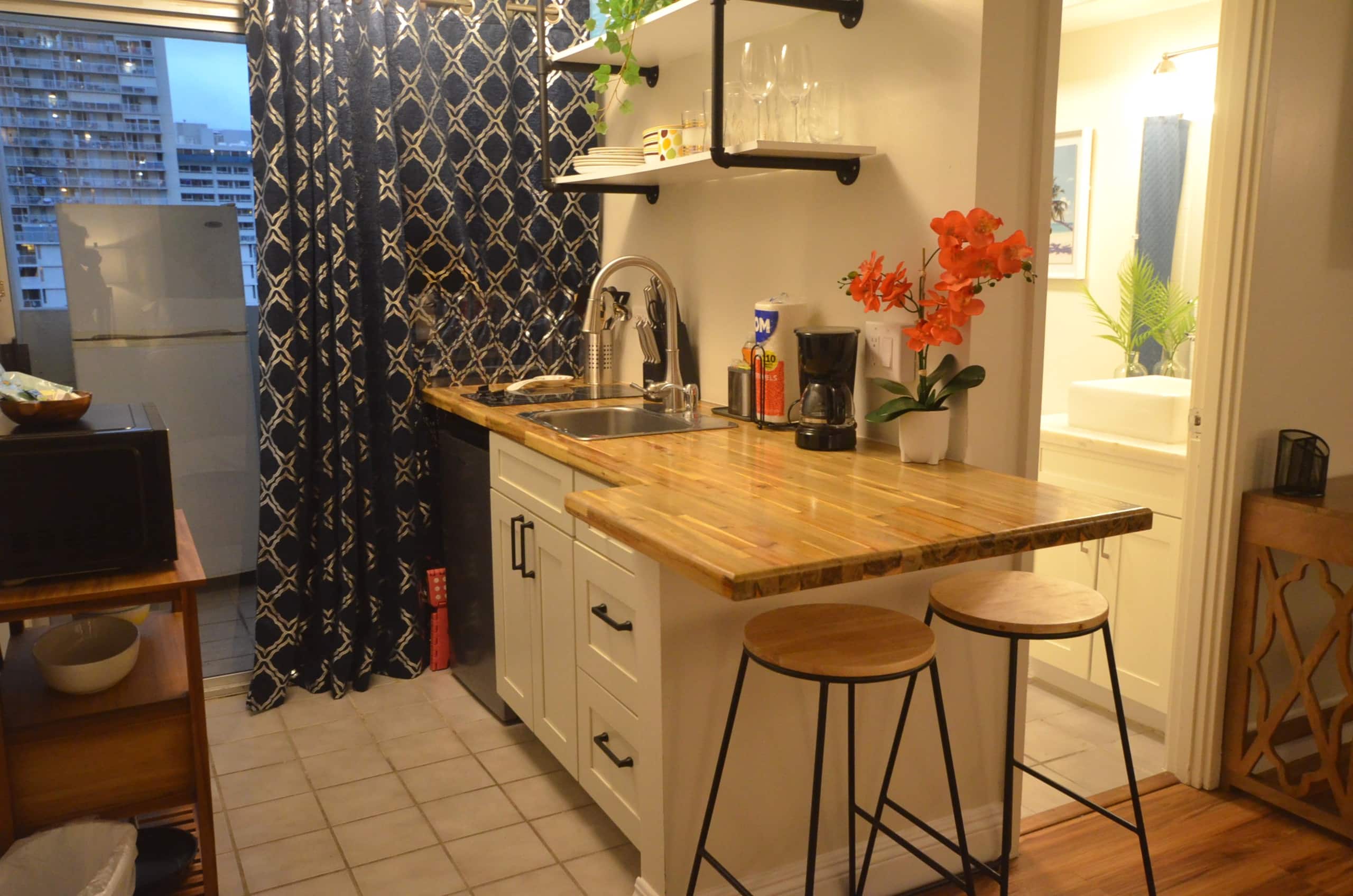 KV809 Renovated Studio w/King bed by Waikiki Beach - Image 7