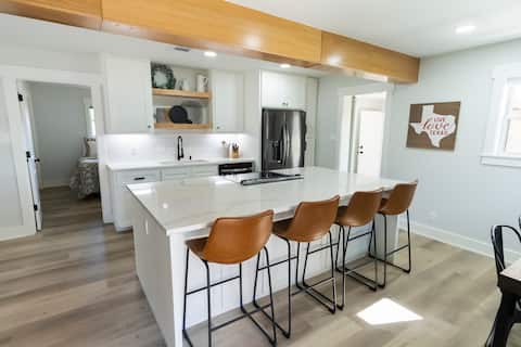 Newly Updated Waterfront Home-Lake LBJ/Llano River