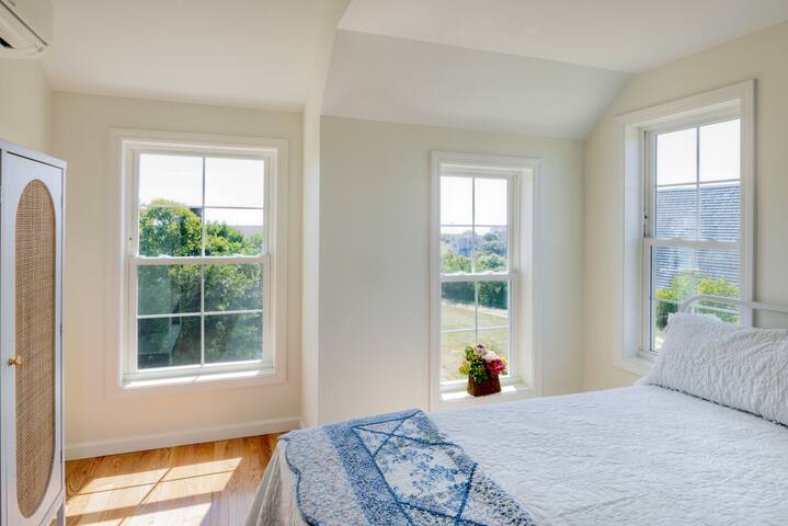 Whitestone Cottage – Block Island Inns gallery image 3