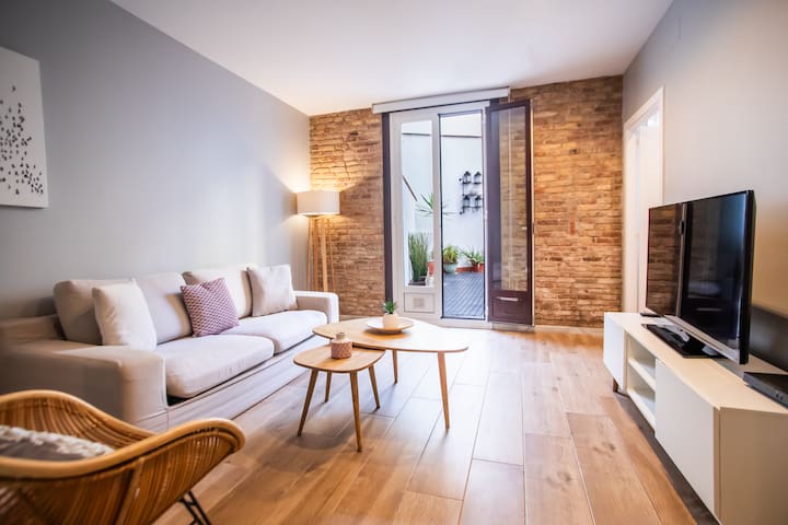 B3MAL1081- New 2BR flat with private terrace