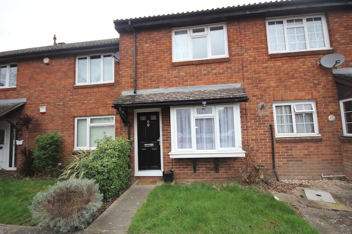 Lee's Lodge - Modern 2 Bedrooms - Hayes