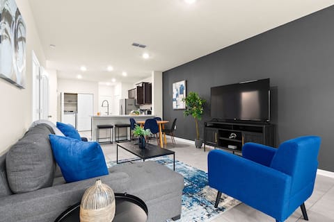 Popular Airbnb listing: Elegant & Upscale 2BR Townhome. in Baymeadows