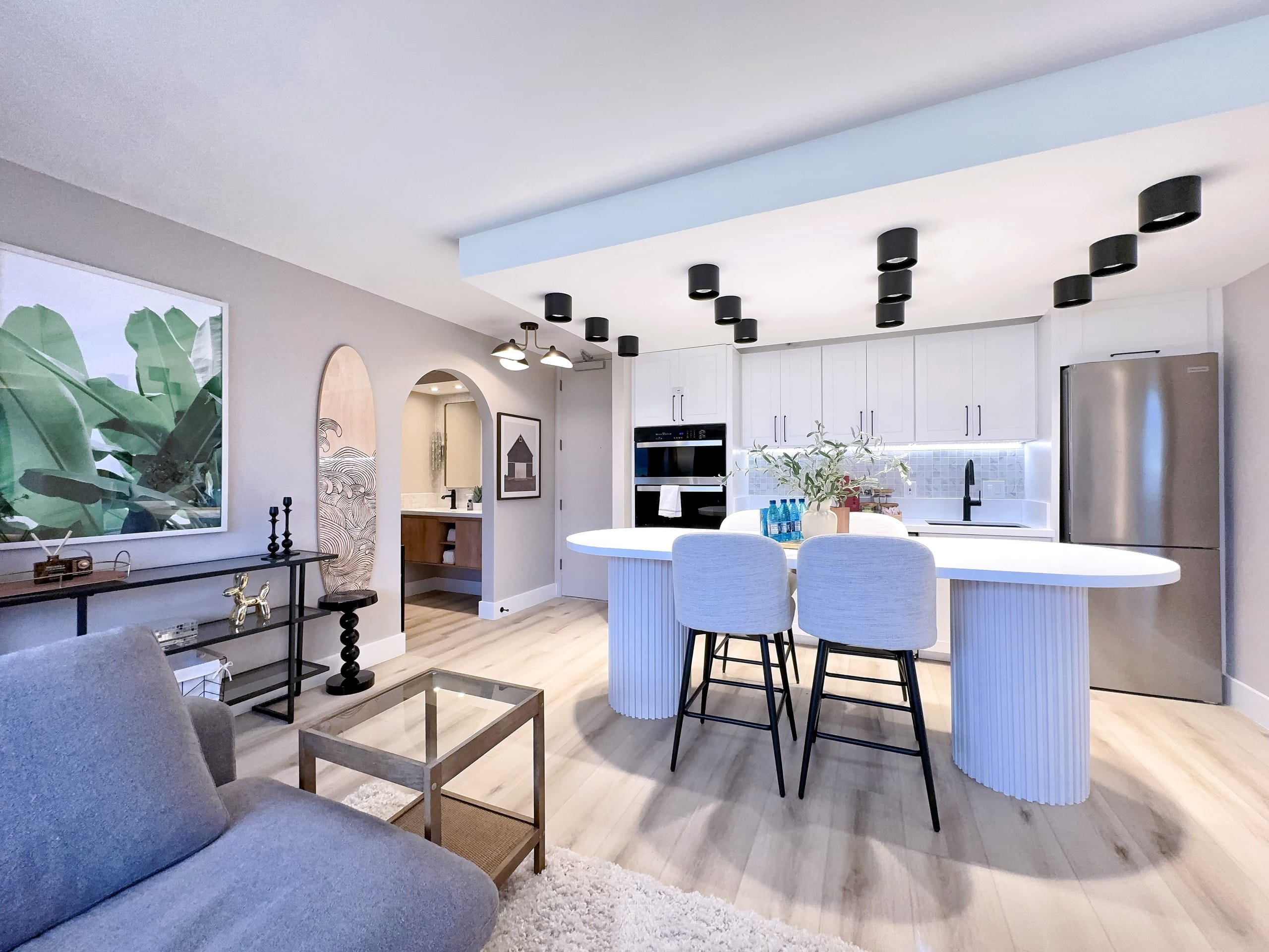 34th-High FL Mountain View Upscale 1BR w/Parking~ - Image 5