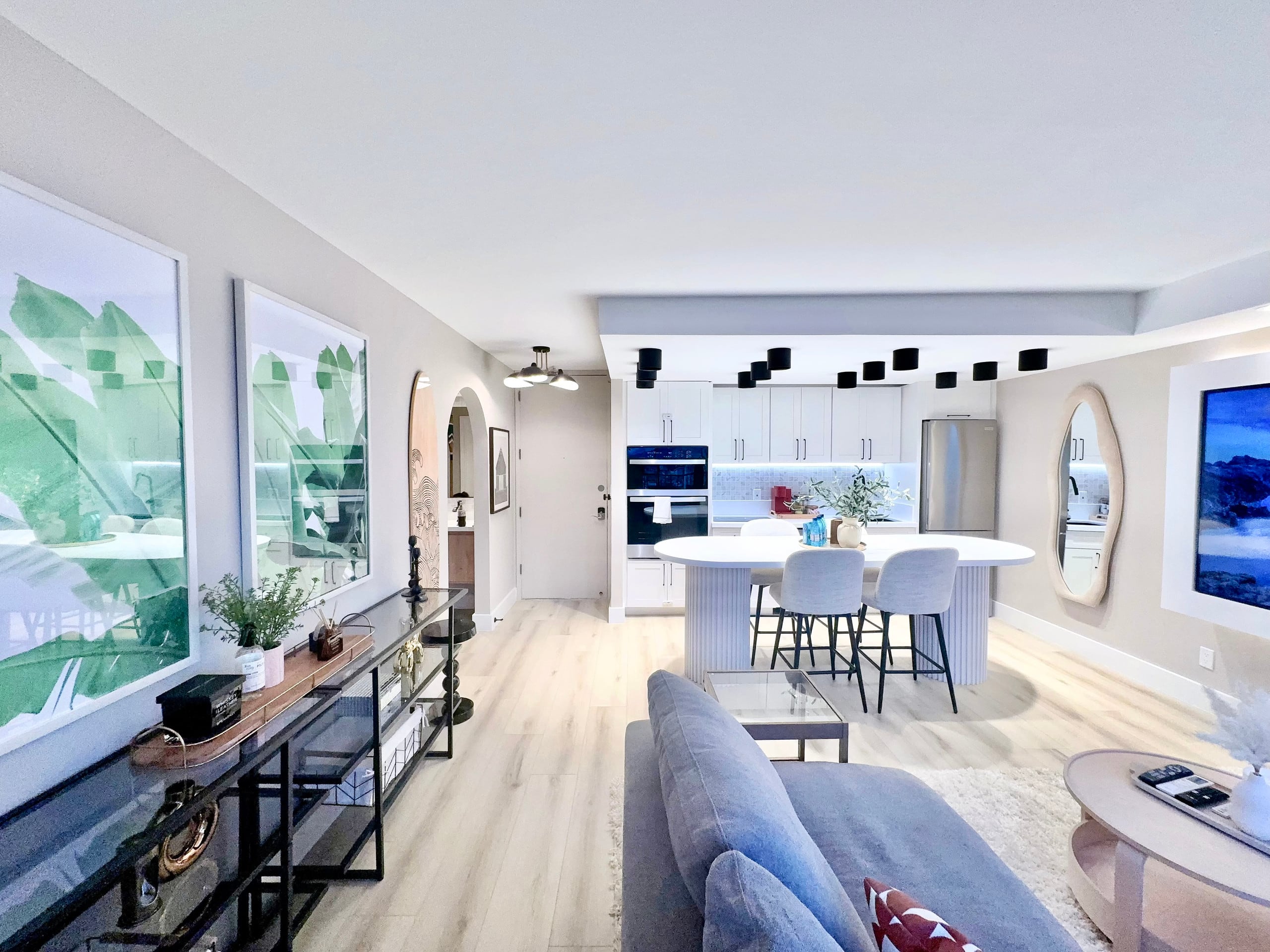 34th-High FL Mountain View Upscale 1BR w/Parking~ - Image 12