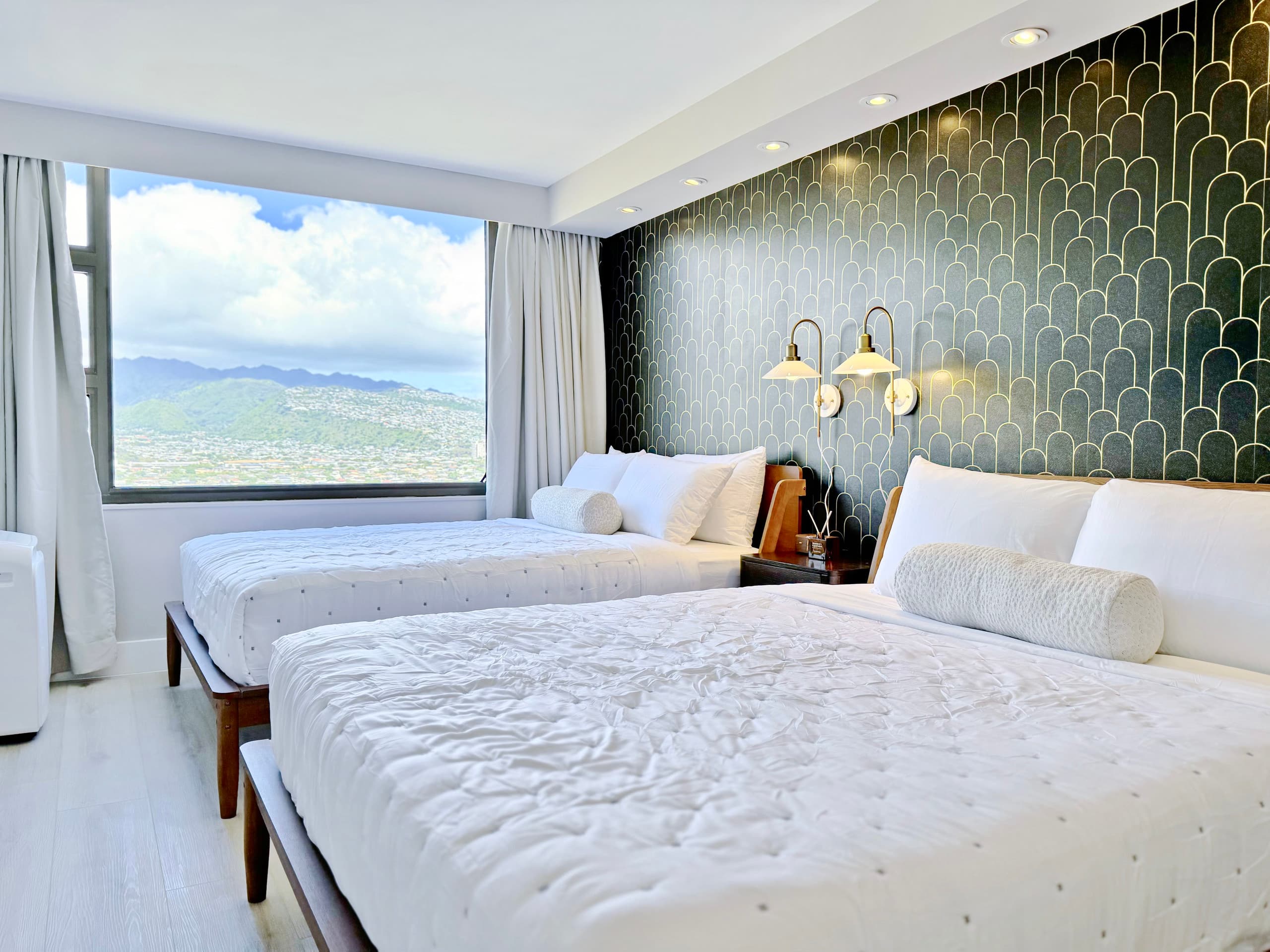 34th-High FL Mountain View Upscale 1BR w/Parking~ - Image 27