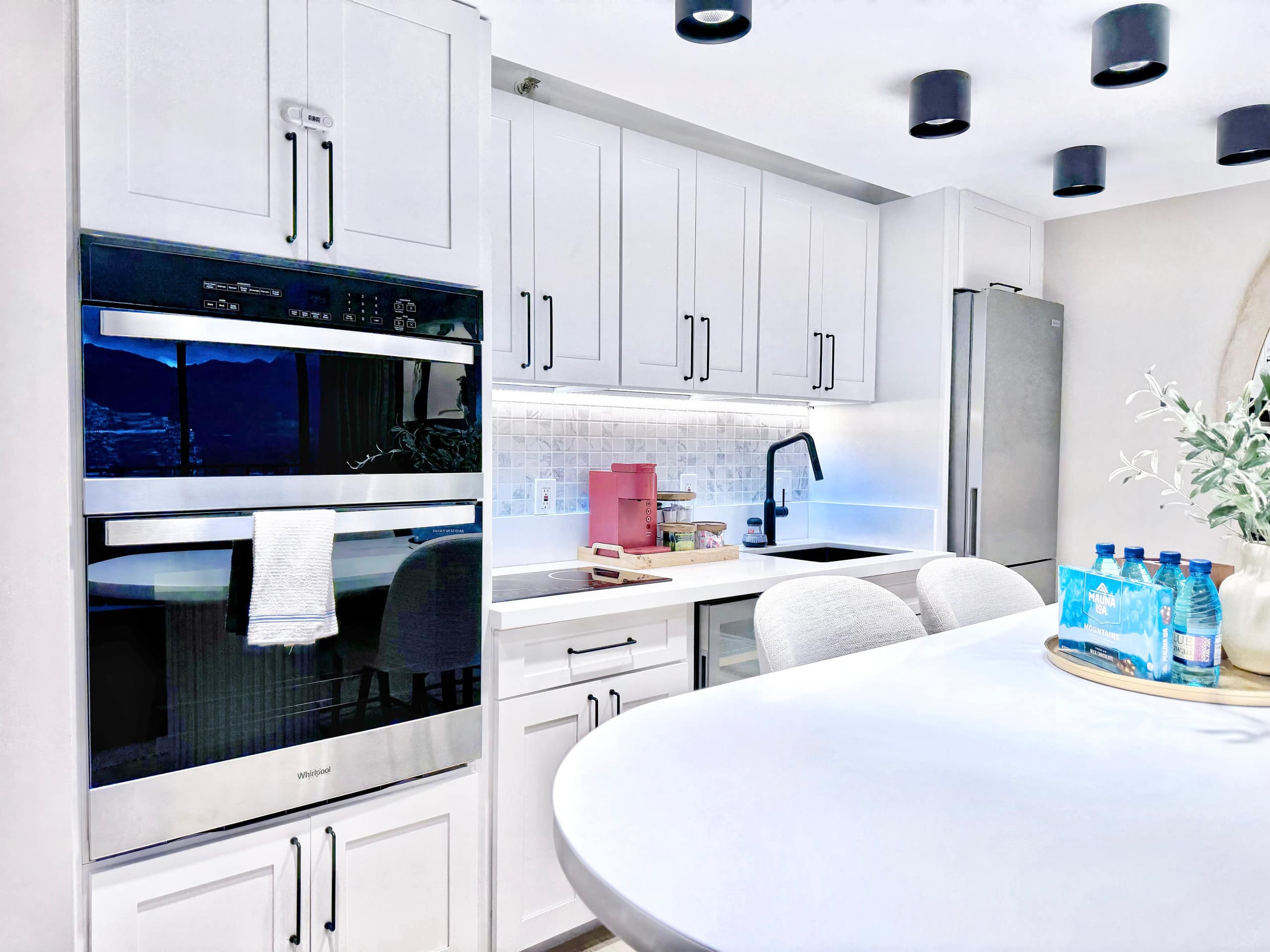 34th-High FL Mountain View Upscale 1BR w/Parking~ - Image 19
