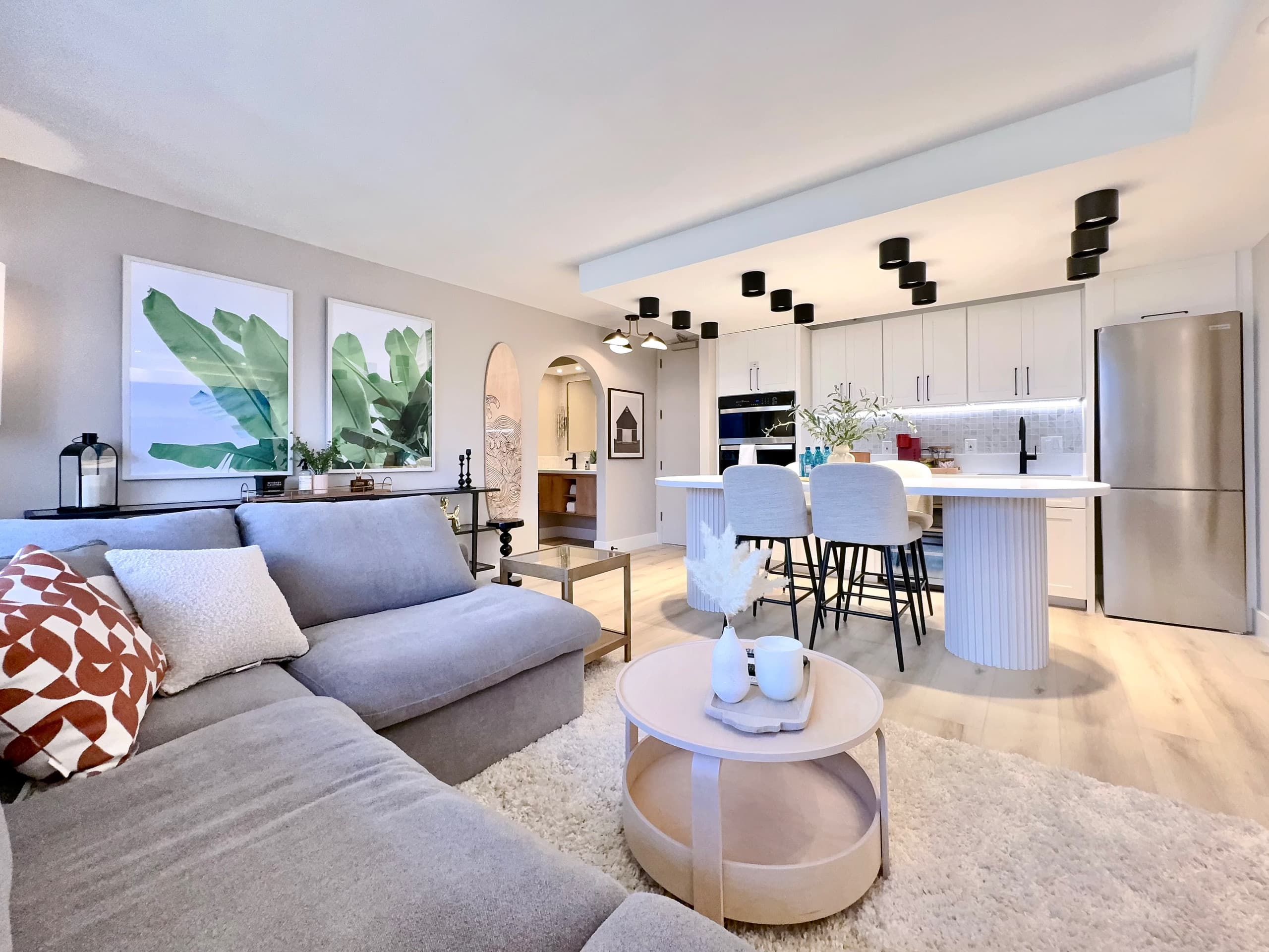 34th-High FL Mountain View Upscale 1BR w/Parking~ - Image 9