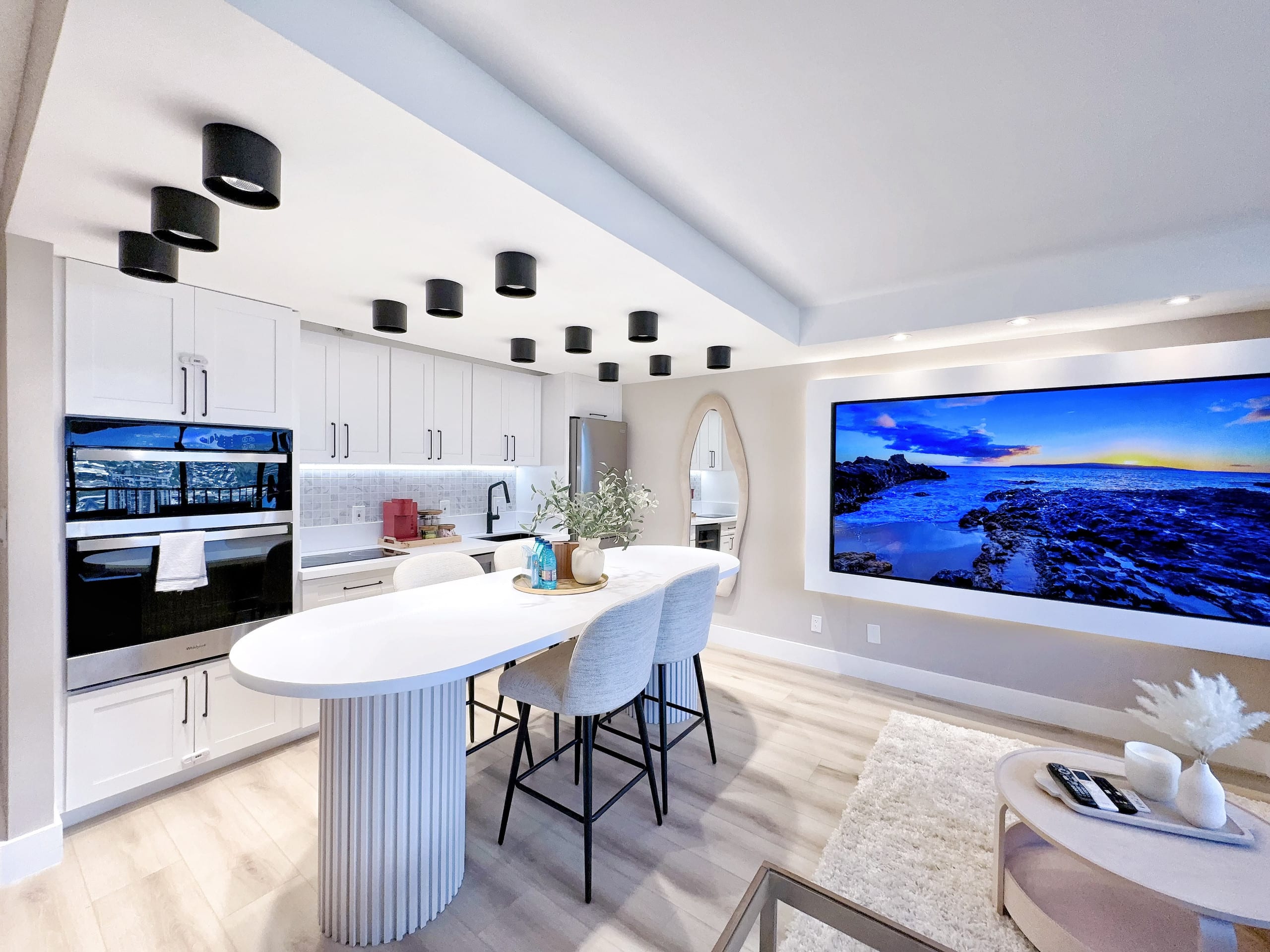 34th-High FL Mountain View Upscale 1BR w/Parking~ - Image 4