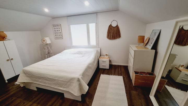 الطابق العلوي MH1، سرير 180 سم