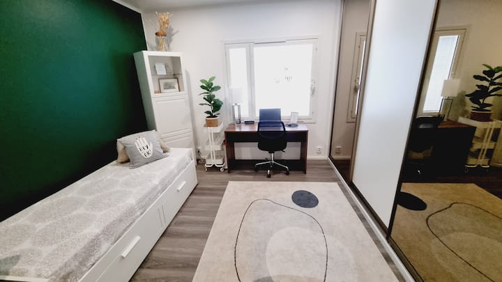 MH في الطابق الأوسط مع سرير أريكة (عرض السرير 140 سم)