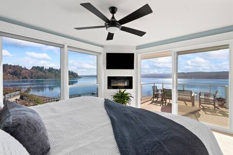 Beach house w/ Kayaks, Sauna, & Game Room!