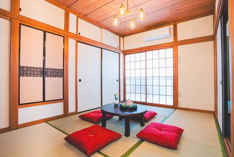 Traditional Japanese house/5 min walk from the station/8 min to Haneda Airport/Travel with children/There is a hot spring next door
