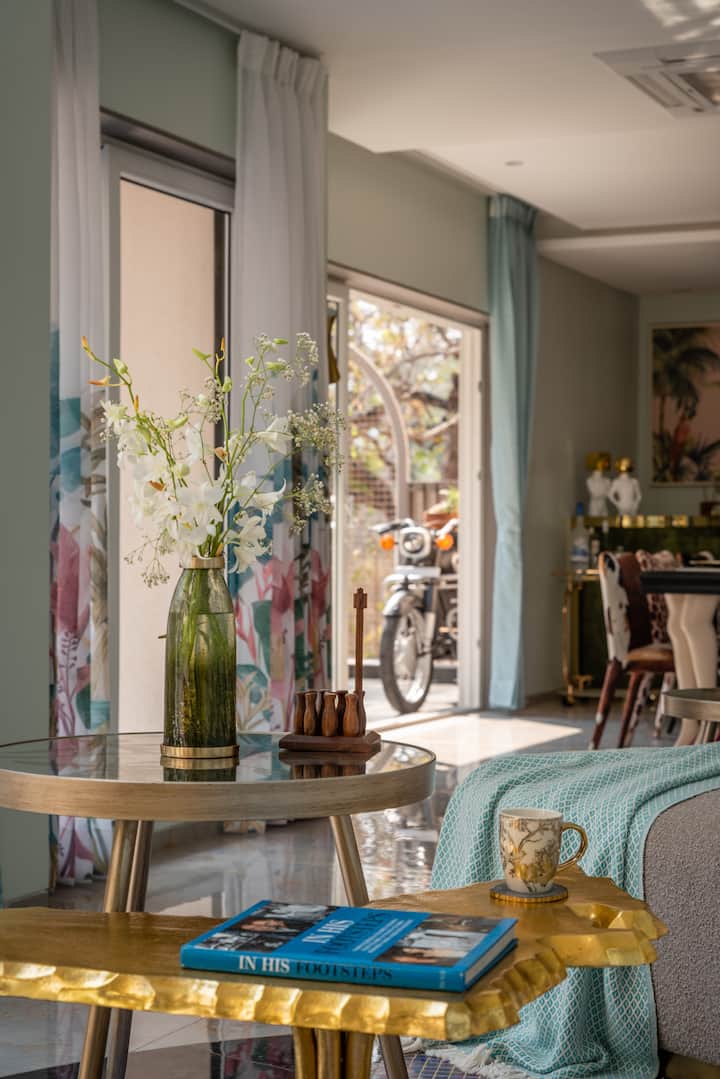 Living room image 8
