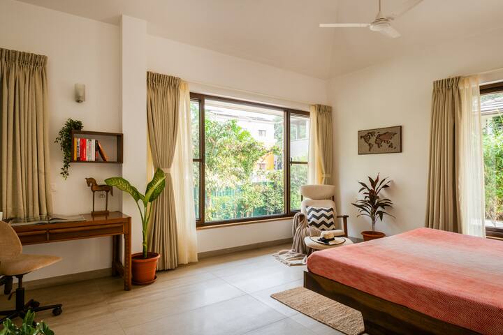 Bedroom 1 image 3