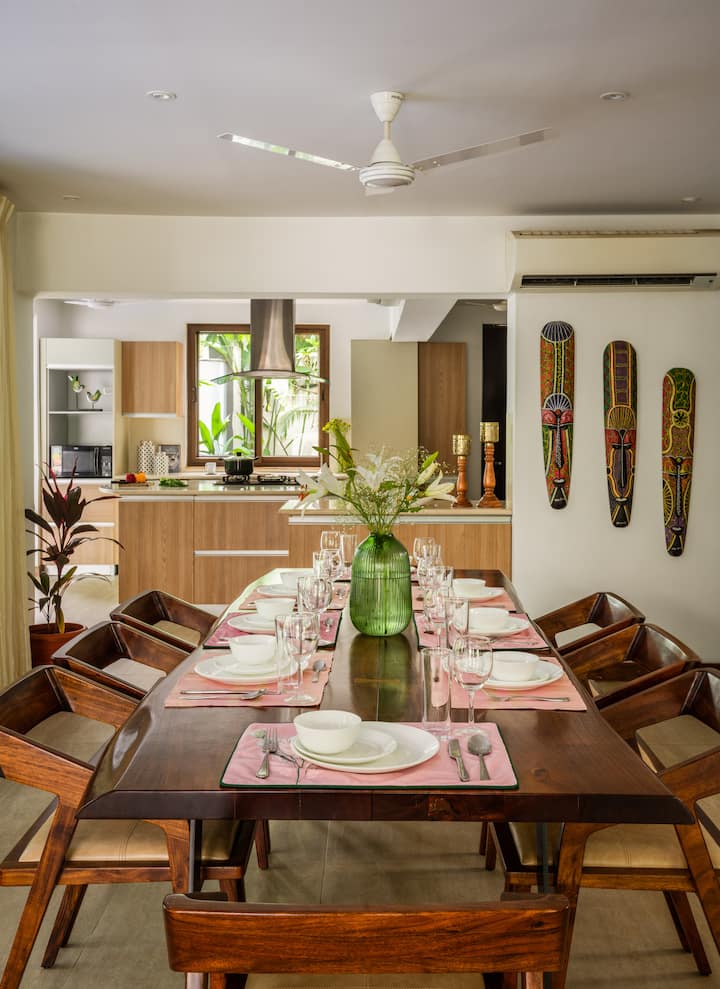 Dining area image 1