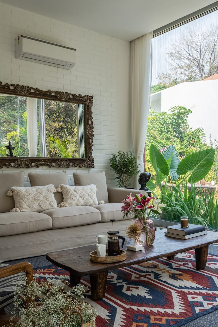 Living room image 3