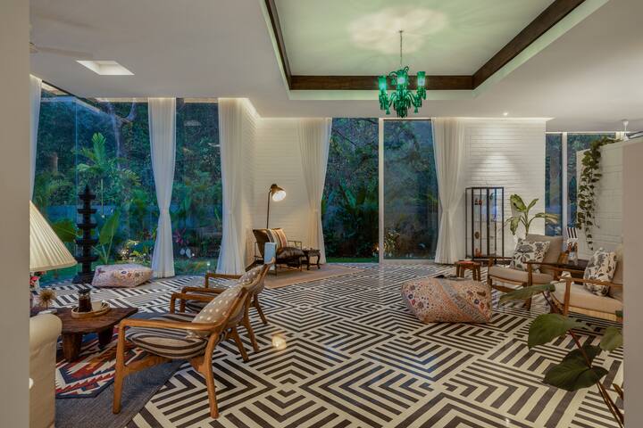 Living room image 2