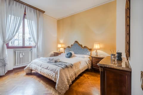 Drake's Royal Suite | City Centre & Train Station