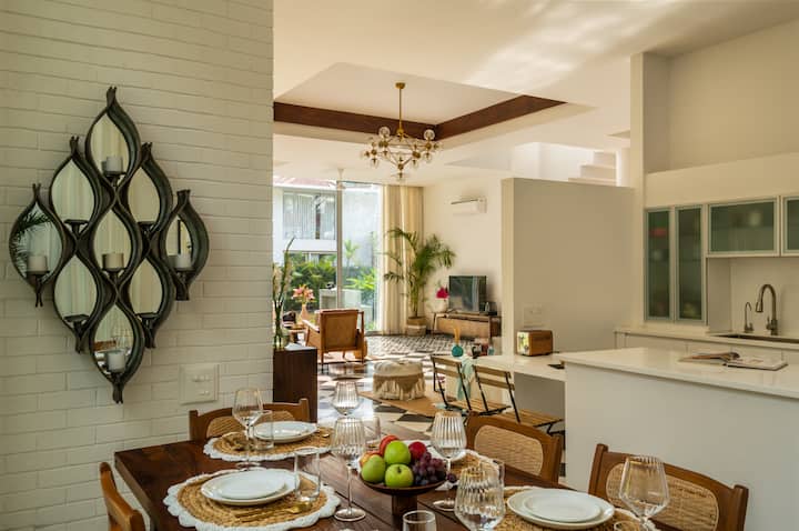 Dining area image 1