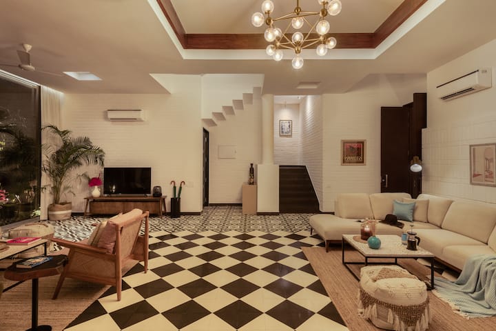 Living room image 2