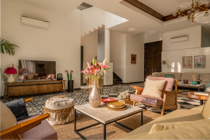 Living room image 5