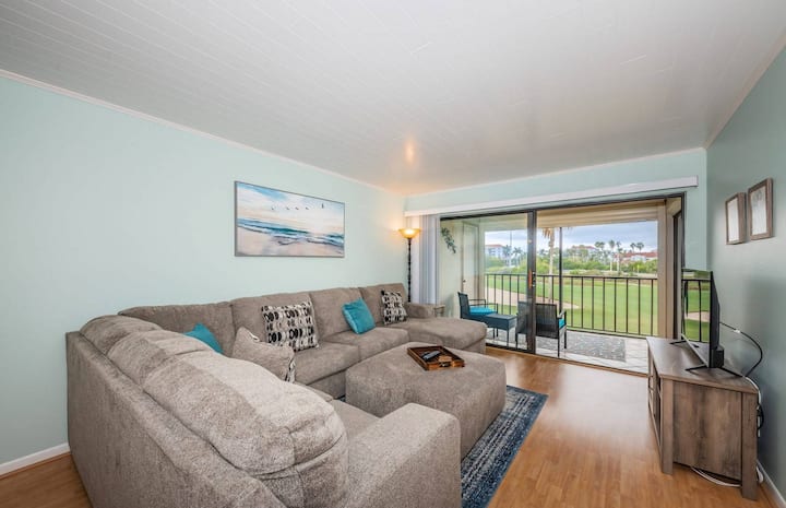 Beautiful Updated Golf Course 2/2 - St. Petersburg, FL