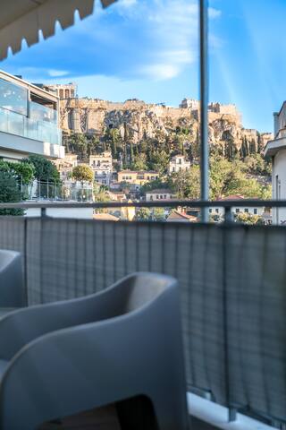 Apt in Monastiraki with balcony and Acropolis view gallery image 2
