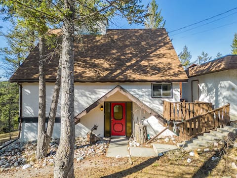 Big Horn Hideaway | Fireplaces | Backyard | Games